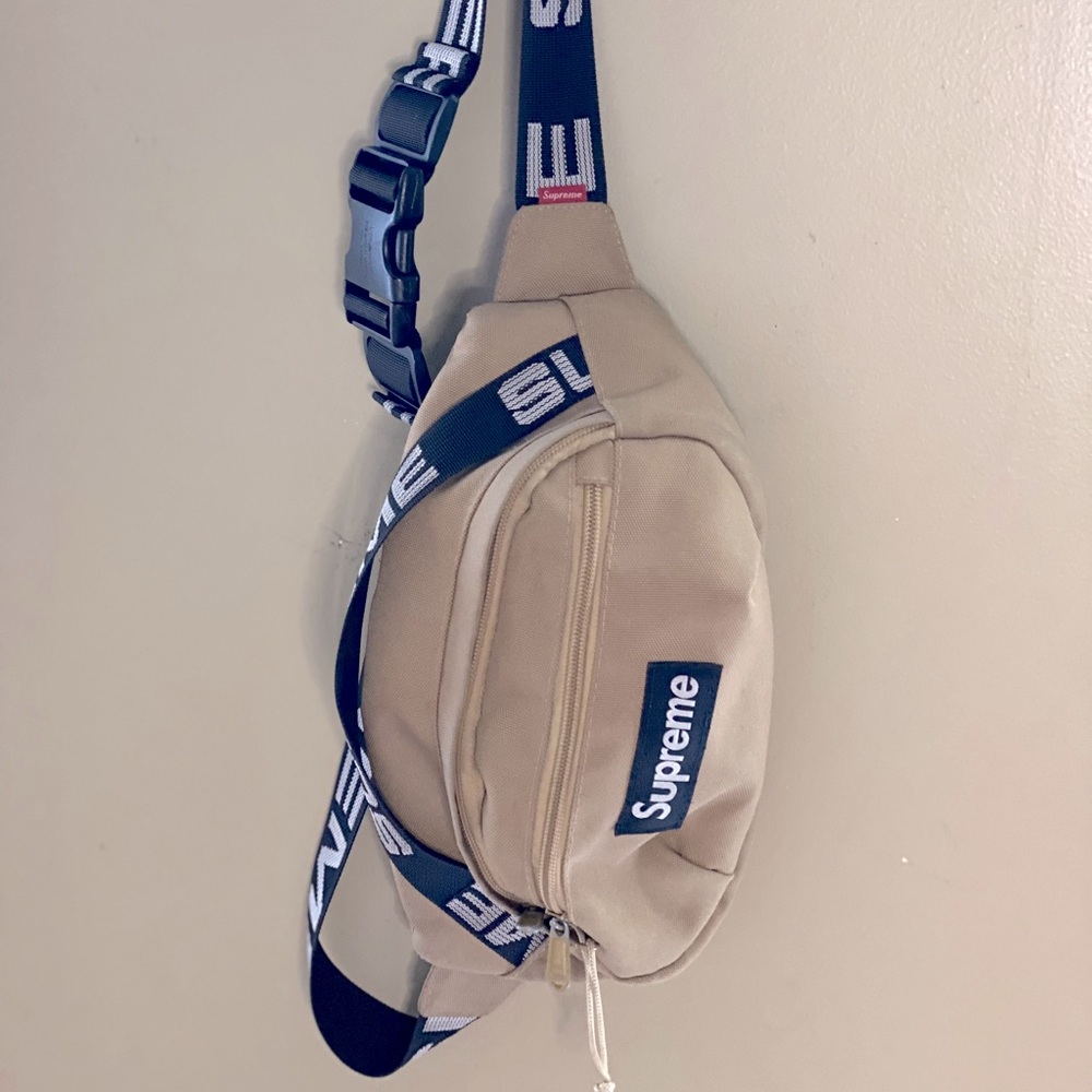 SS 18 Supreme waist bag